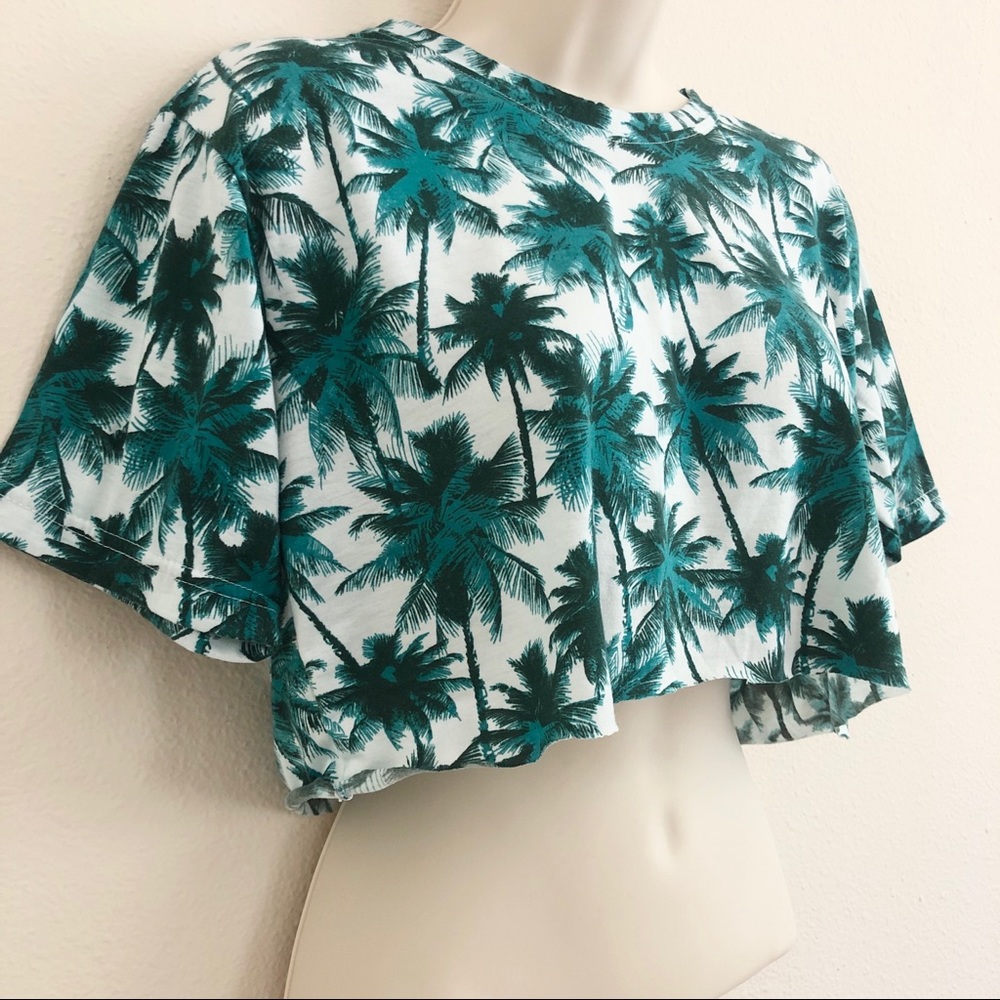 🪴3x$20 SALE Green Coco Republic Crop Top